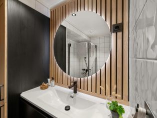 pexels-lisa-anna-901356985-19916749